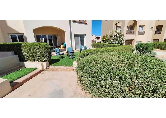 Апартаменты Waterside, 2-bd Ground Floor Sleeps 4 Persons *