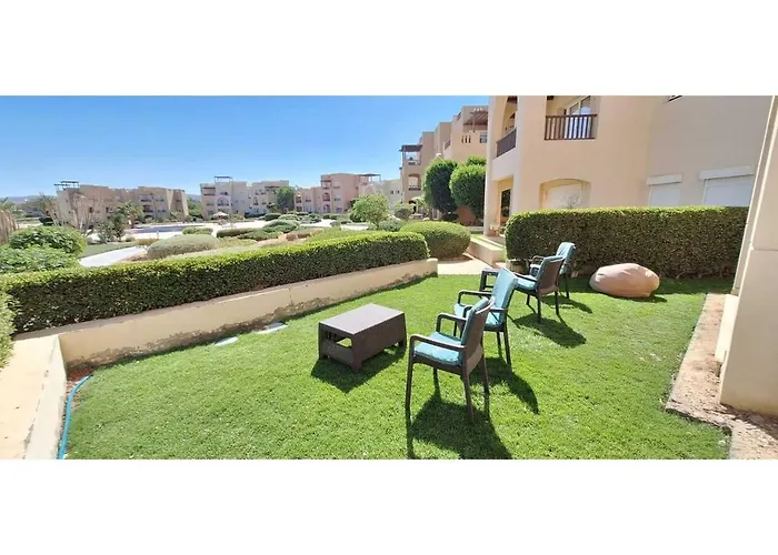 Апартаменты Waterside, 2-bd Ground Floor Sleeps 4 Persons *