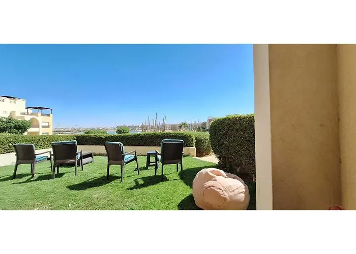 Waterside, 2-bd Ground Floor Sleeps 4 Persons Апартаменты *