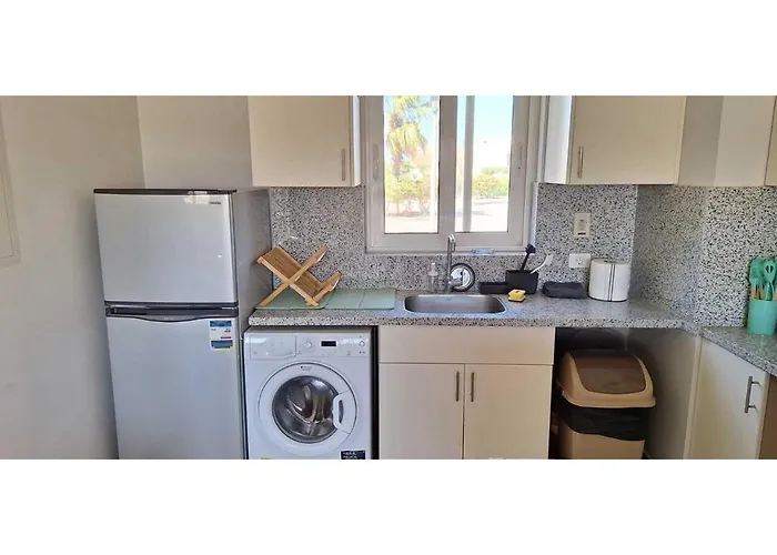 Waterside, 2-bd Ground Floor Sleeps 4 Persons *