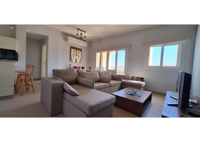 Waterside, 2-bd Ground Floor Sleeps 4 Persons
