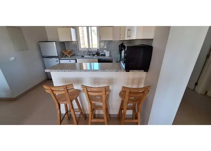 Апартаменты Waterside, 2-bd Ground Floor Sleeps 4 Persons *