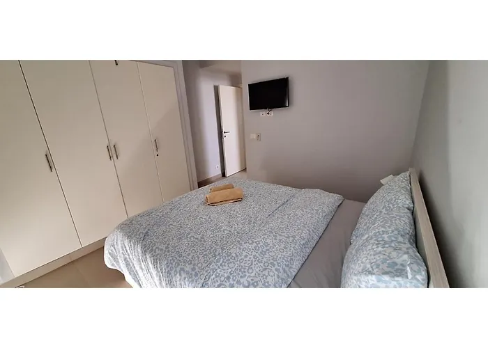 Waterside, 2-bd Ground Floor Sleeps 4 Persons *
