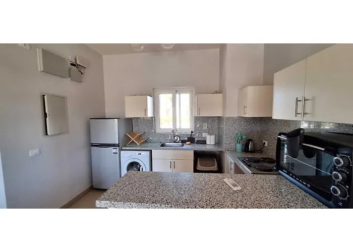 Waterside, 2-bd Ground Floor Sleeps 4 Persons Апартаменты *