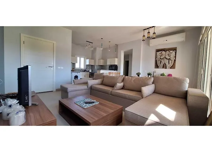 Апартаменты Waterside, 2-bd Ground Floor Sleeps 4 Persons *