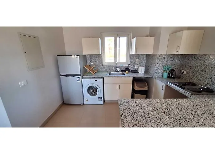 Waterside, 2-bd Ground Floor Sleeps 4 Persons *