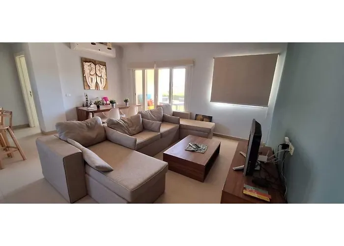 Апартаменты Waterside, 2-bd Ground Floor Sleeps 4 Persons Эль-Гуна