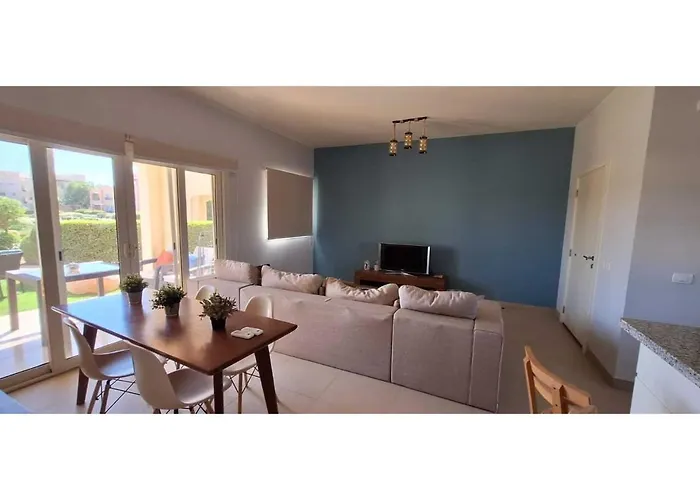 Waterside, 2-bd Ground Floor Sleeps 4 Persons Апартаменты
